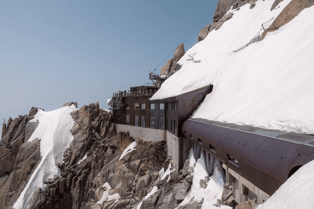 Aiguilles ski resort