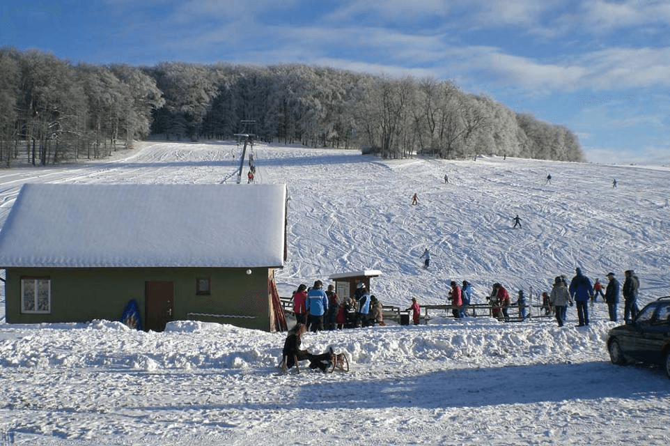 Holzelfingen (Lichtenstein) – Wintersport Arena ski resort